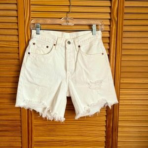 White Levi’s 501 shorts